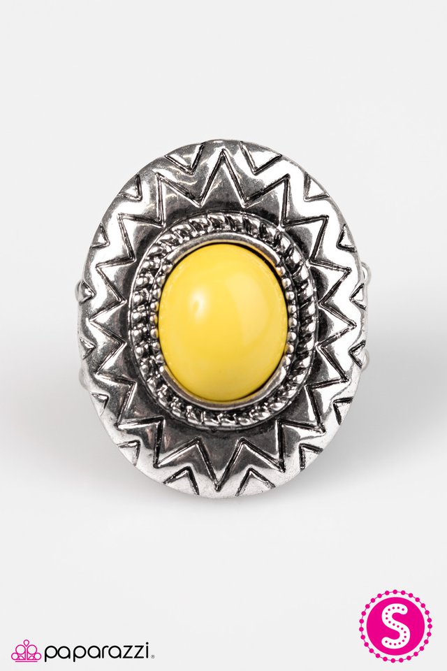 Paparazzi ♥ Make Your Own Sunshine - Yellow ♥ Ring