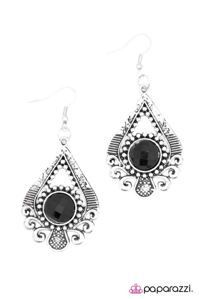 Paparazzi ♥ Captivated - Black ♥ Earrings