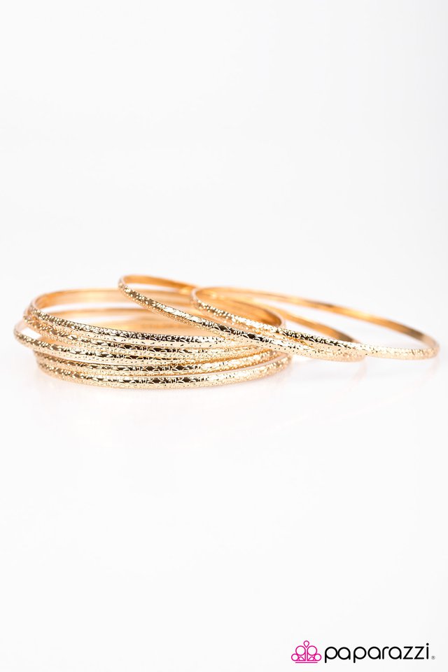 Paparazzi ♥ Stack Machine - Gold ♥ Bracelet
