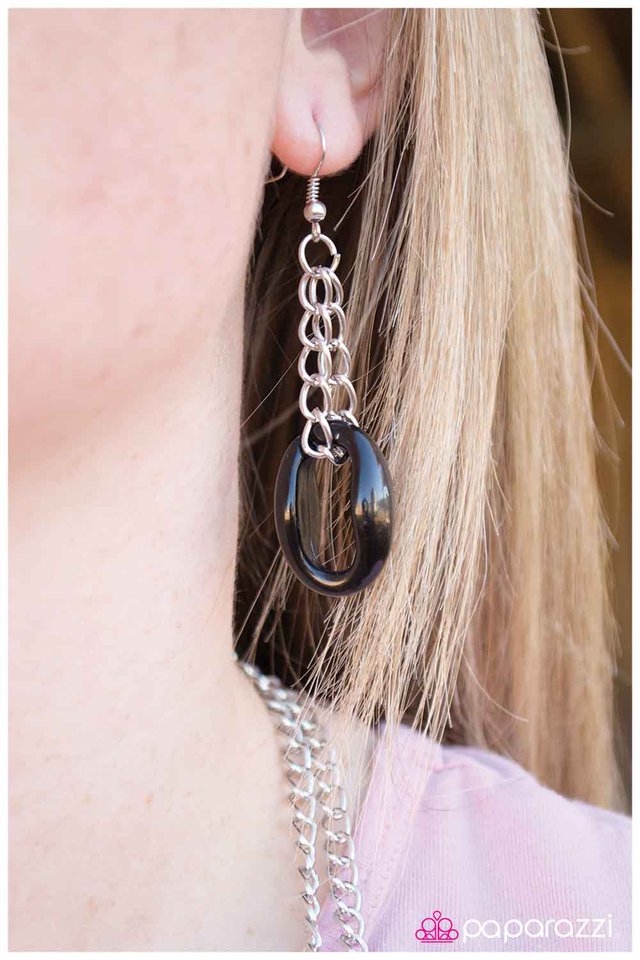 Paparazzi ♥ Play Nice - Black ♥ Necklace