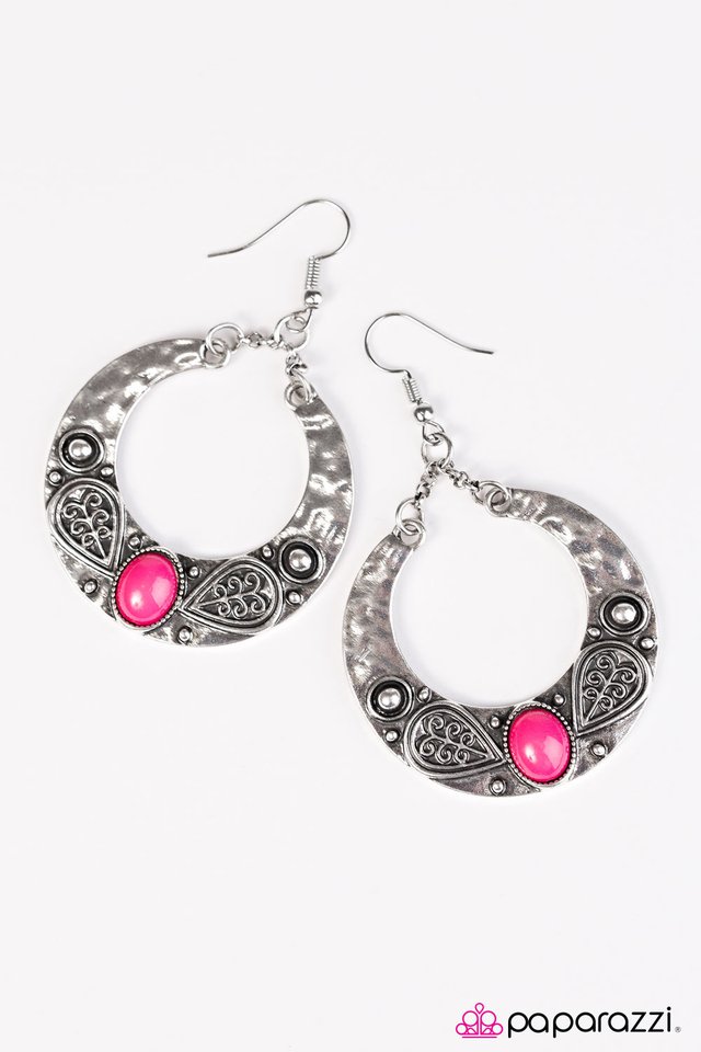 Paparazzi ♥ Swing Away - Pink ♥ Earrings
