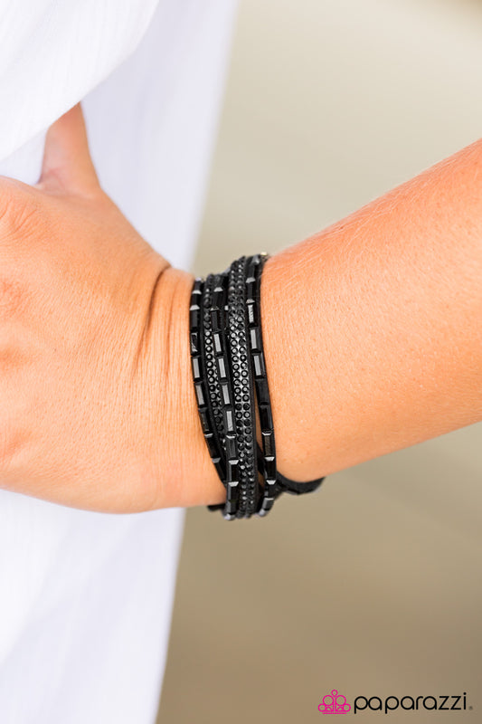 welcome-to-the-fashion-show-black-6853-p9di-urbk-068xx