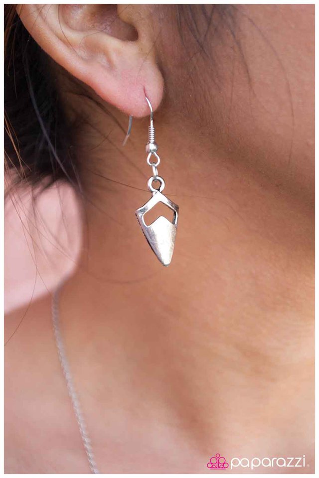 Paparazzi ♥ A Matter of Artifact - Silver ♥ Necklace
