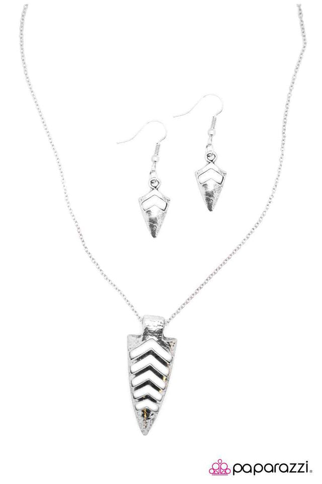 Paparazzi ♥ A Matter of Artifact - Silver ♥ Necklace