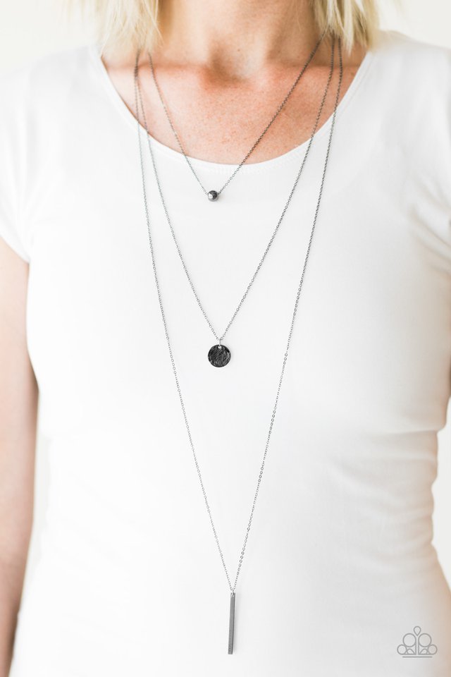 Paparazzi ♥ Metal Muse - Black ♥ Necklace