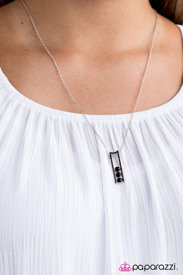 seize-the-sparkle-black-p2wh-bkxx-158xx