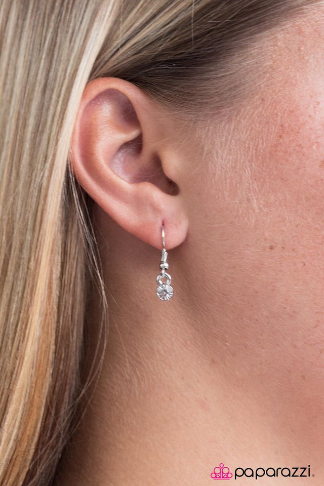 Paparazzi ♥ Looks Like Radiance - White ♥ Necklace