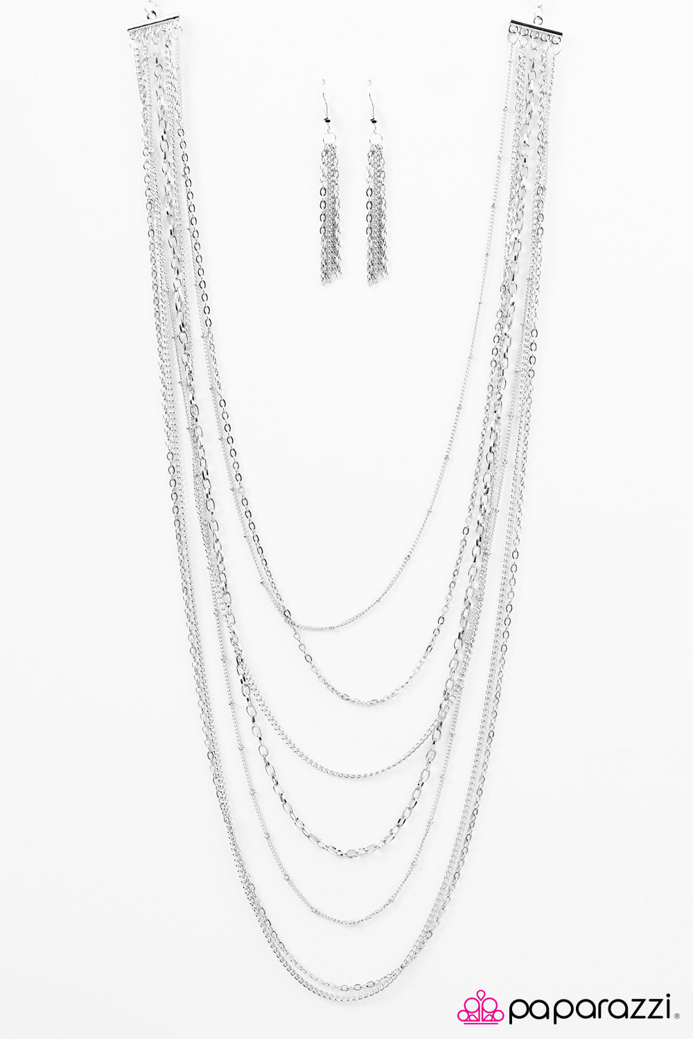 Paparazzi ♥ Keepin It Street - Silver ♥  Necklace