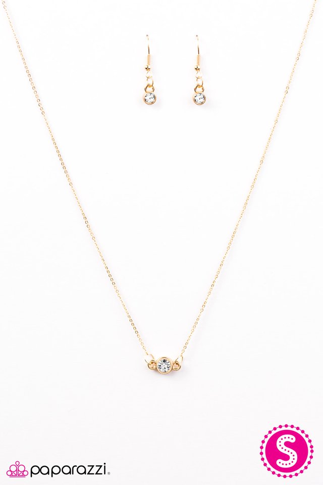Paparazzi ♥ Beyond The Stars - Gold ♥ Necklace