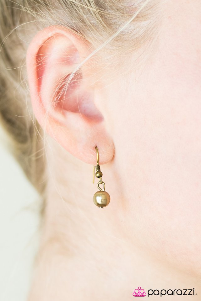 Paparazzi ♥ Love Is The Key To Happiness - Brass ♥ Necklace