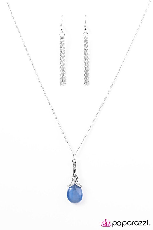 Paparazzi ♥ Moonlight Music - Blue ♥ Necklace