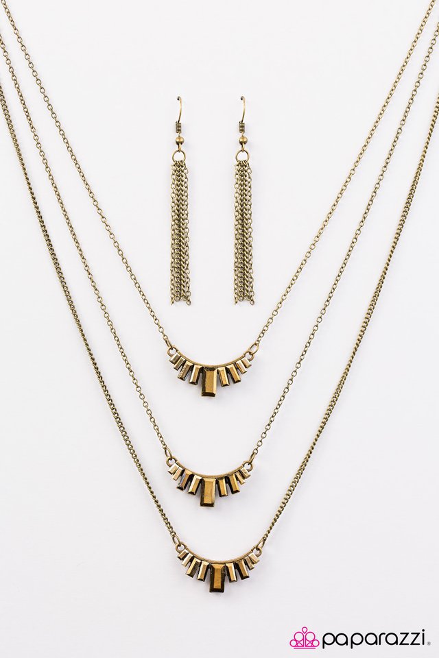 Paparazzi ♥ On DIVA Ground - Brass ♥ Necklace