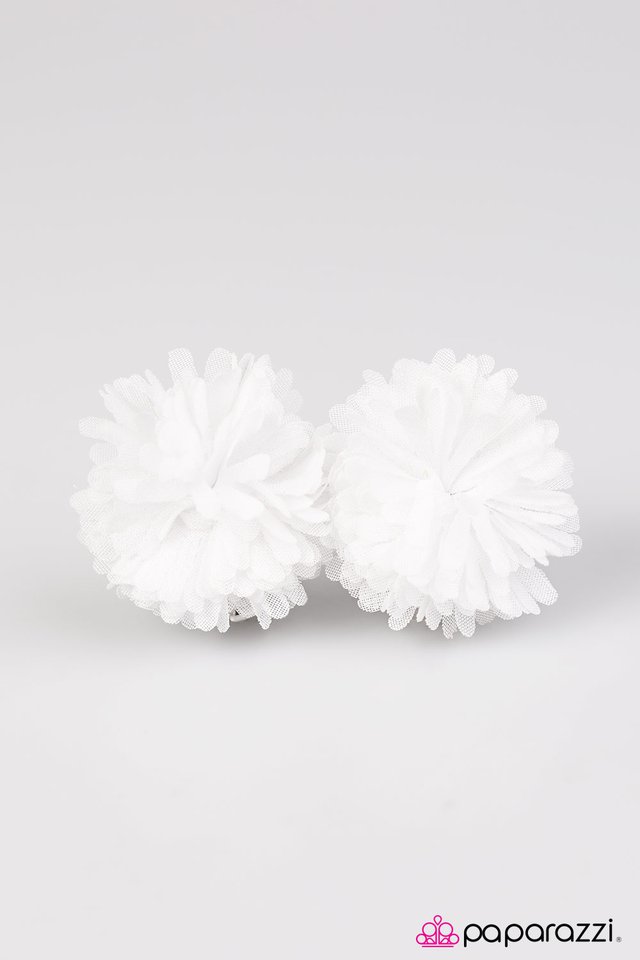 Paparazzi ♥ Summer Pom Poms - White ♥ Hair Clip