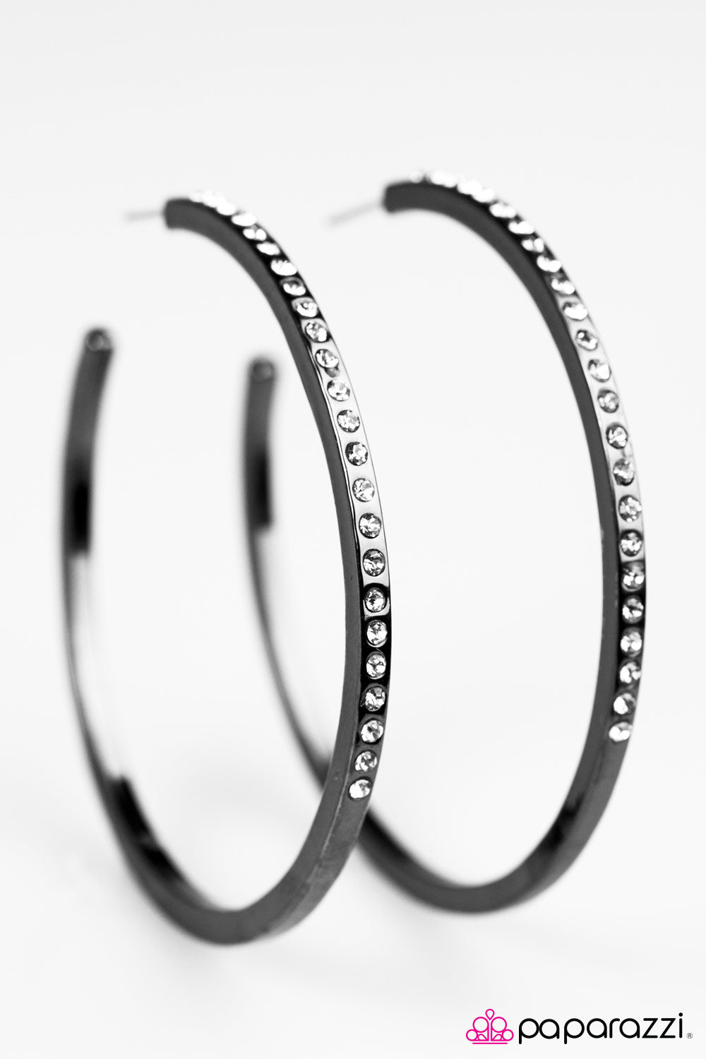 Paparazzi ♥ Guest Of Honor - Black ♥  Earrings