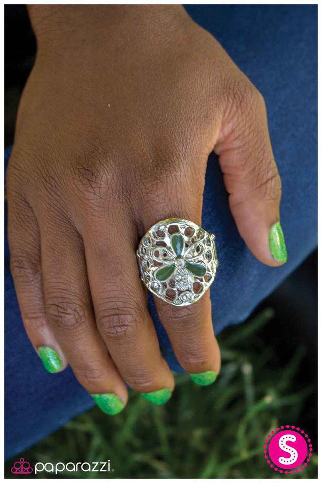 a-spoonful-of-sparkle-green-p4wh-grsv-002xx