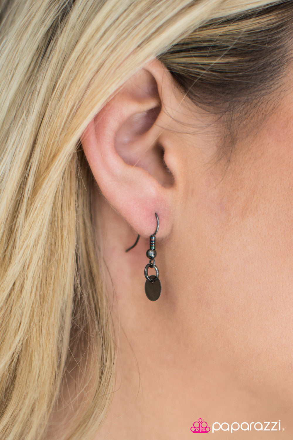 Paparazzi ♥ Year To Shimmer - Black ♥  Necklace