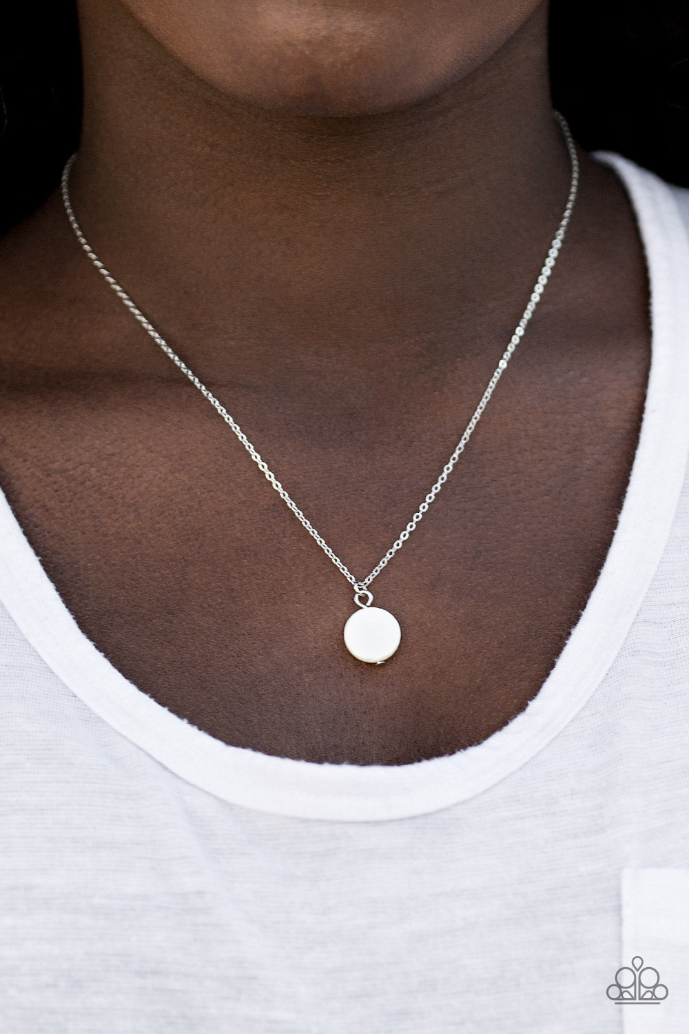 Paparazzi ♥ Luminous Luminosity - White ♥  Necklace