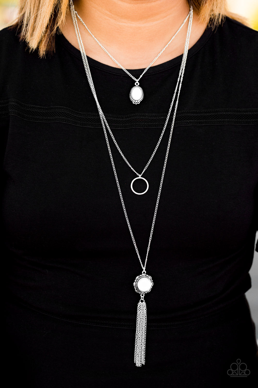 Paparazzi ♥ Floral Fanatic - White ♥  Necklace