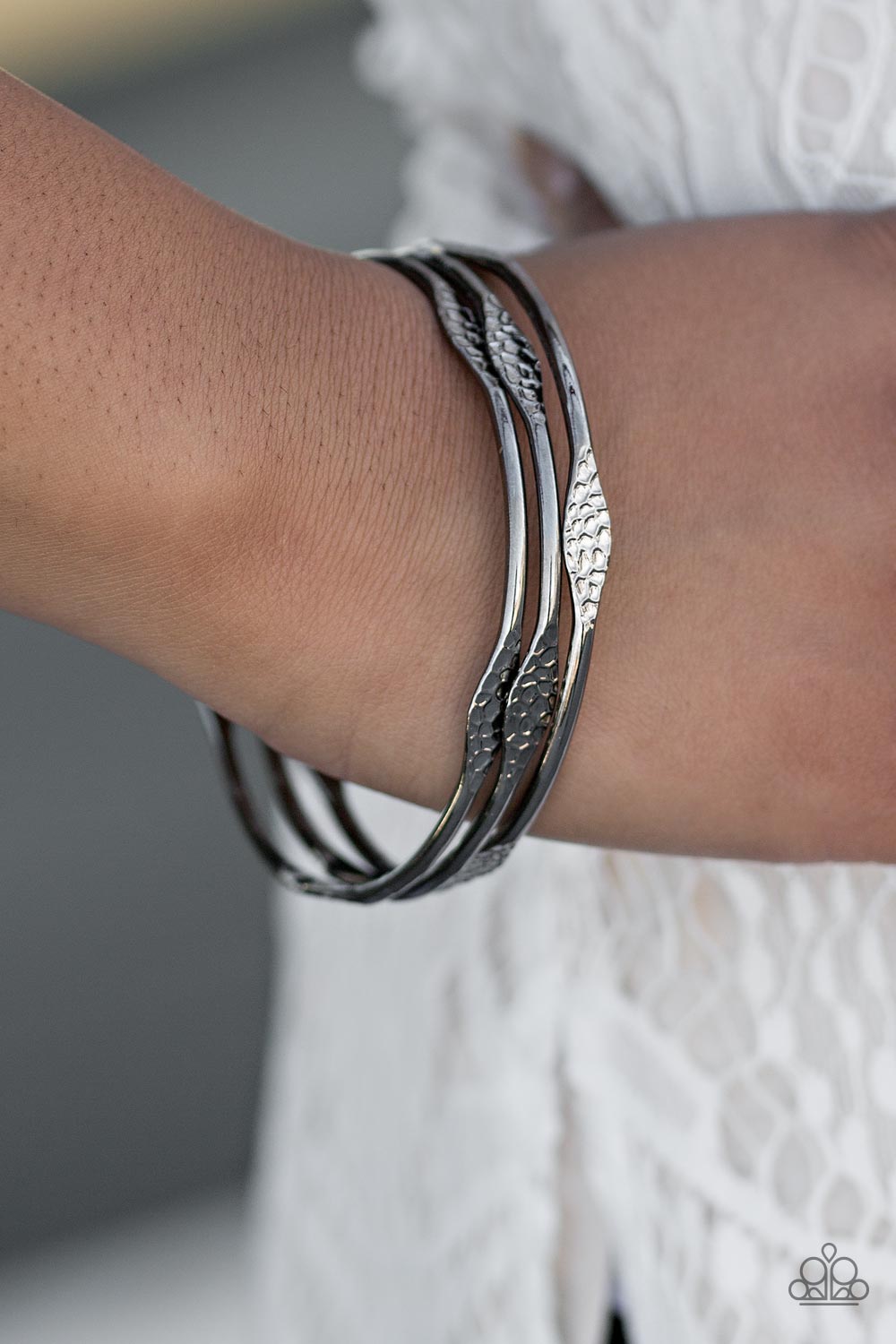 Paparazzi ♥ Glam To Glam - Black ♥  Bracelet