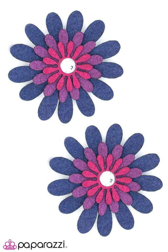 Paparazzi ♥ Petal Pusher - Multi ♥ Hair Clip