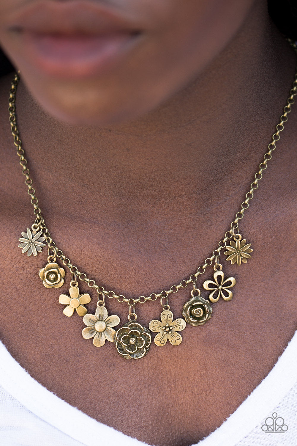 Paparazzi ♥ Head Over ROSES - Brass ♥  Necklace