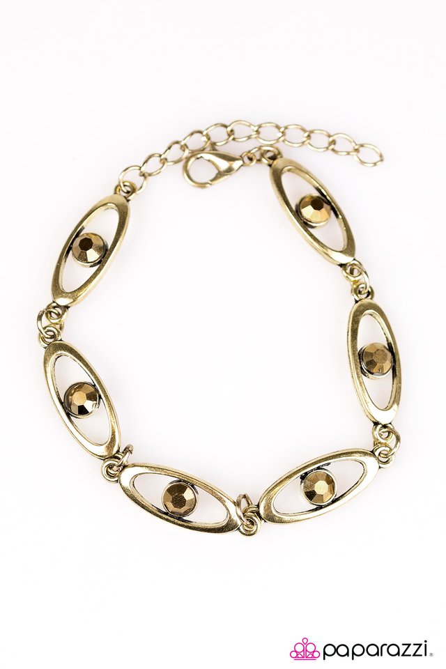 Paparazzi ♥ Starry Eyed - Brass ♥ Bracelet