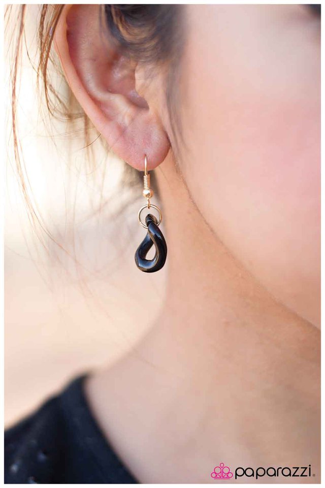 Paparazzi ♥ Joined At the Hip - Black ♥ Necklace