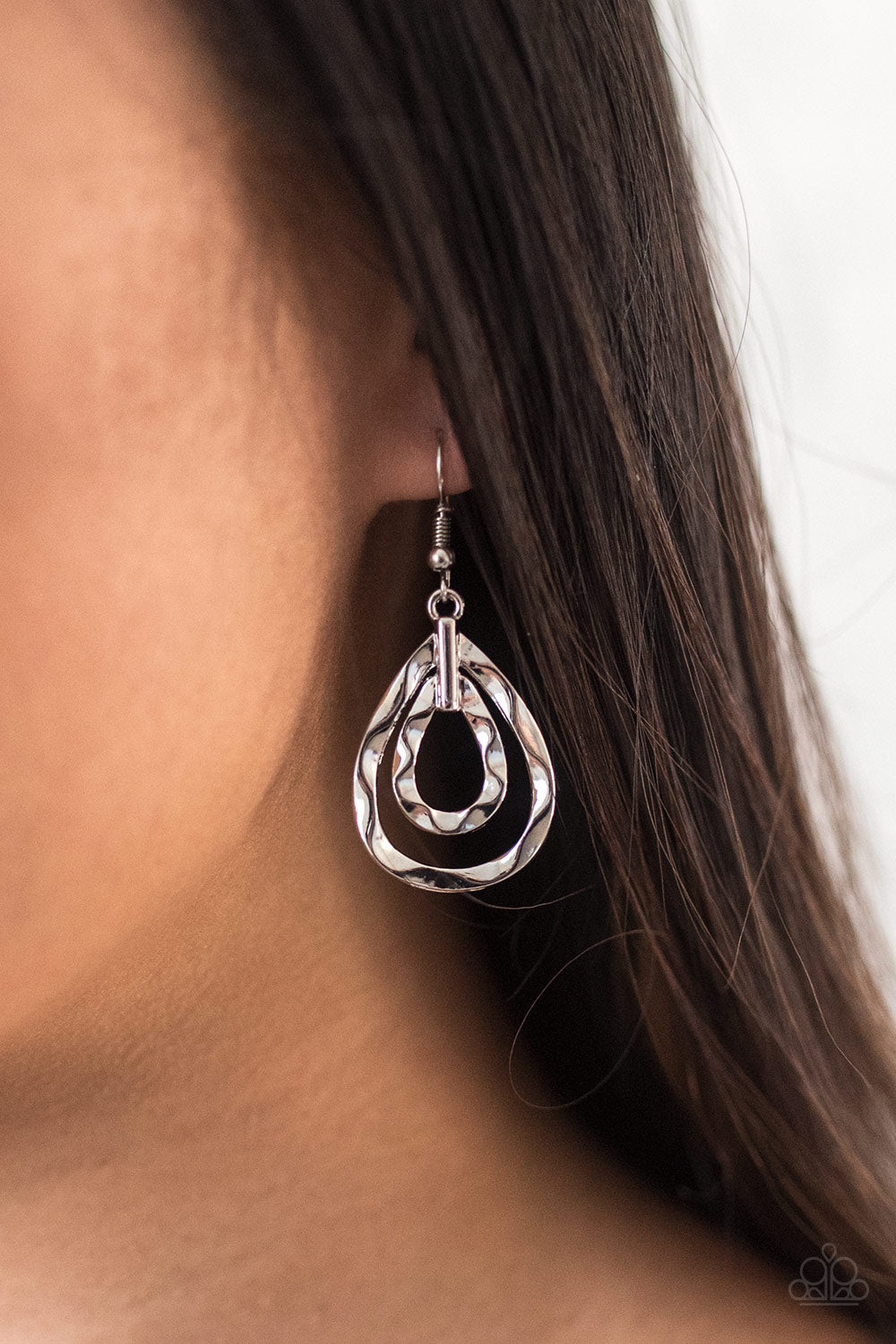 Paparazzi ♥ Twinkling Twisters - Silver ♥  Earrings
