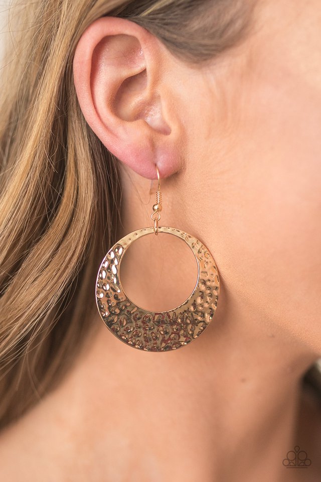 Paparazzi ♥ Casual Shimmer - Gold ♥ Earrings