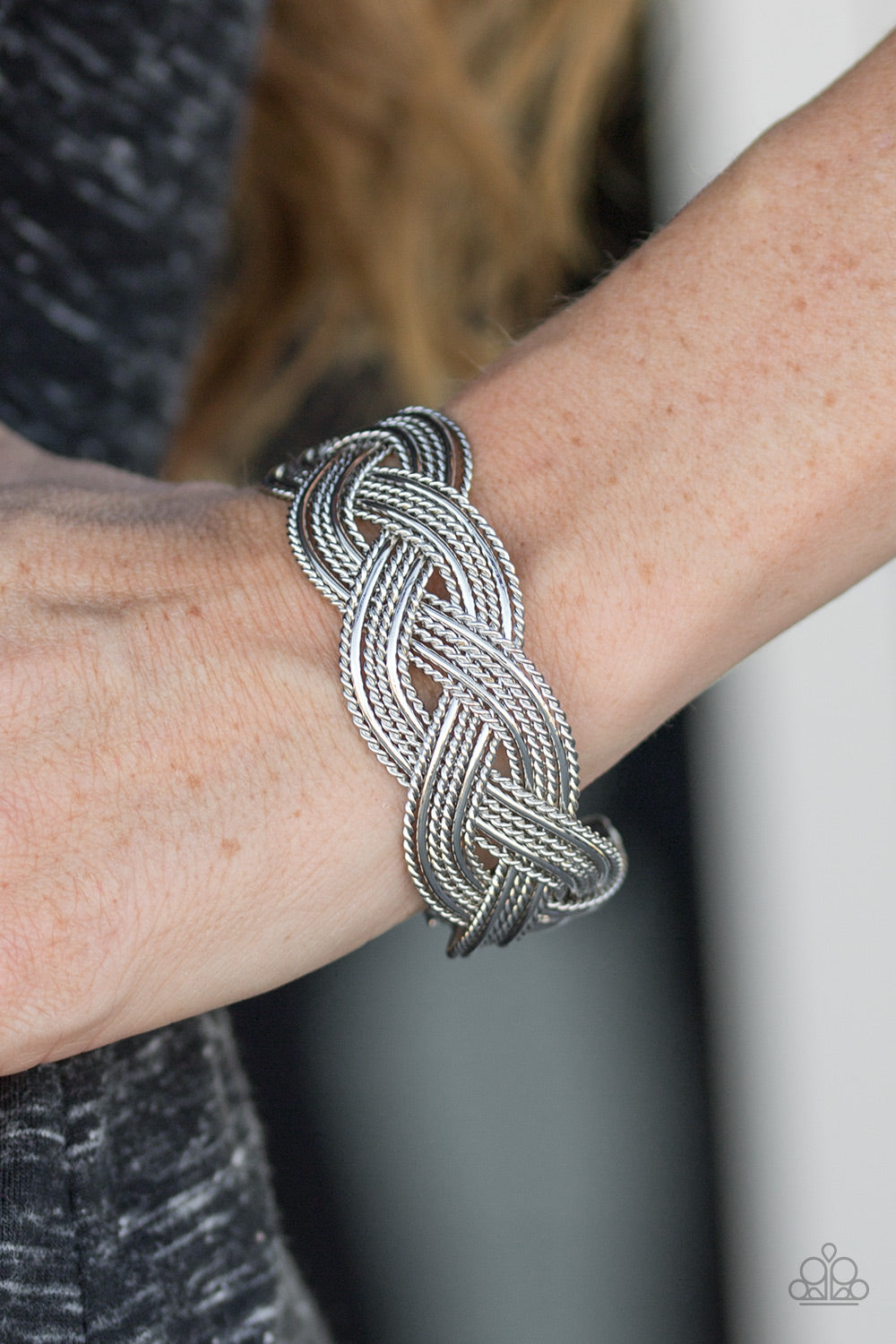 Paparazzi ♥ Civil Serpent - Silver ♥  Bracelet