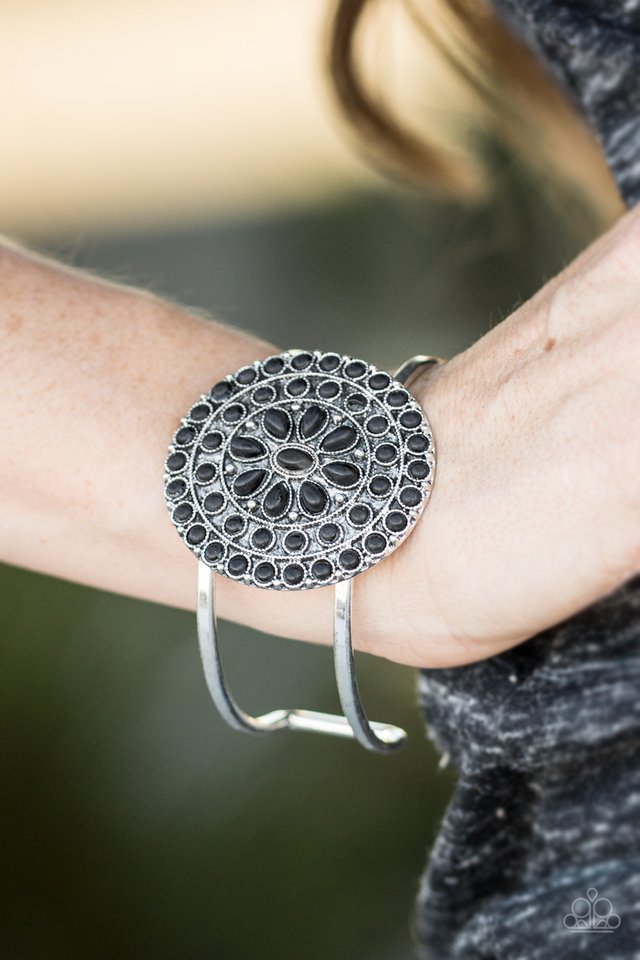 Paparazzi ♥ Blooming Deserts - Black ♥ Bracelet