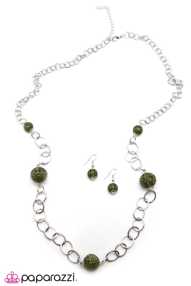 Paparazzi ♥ Girls Just Want to Have Fun - Green ♥ Necklace