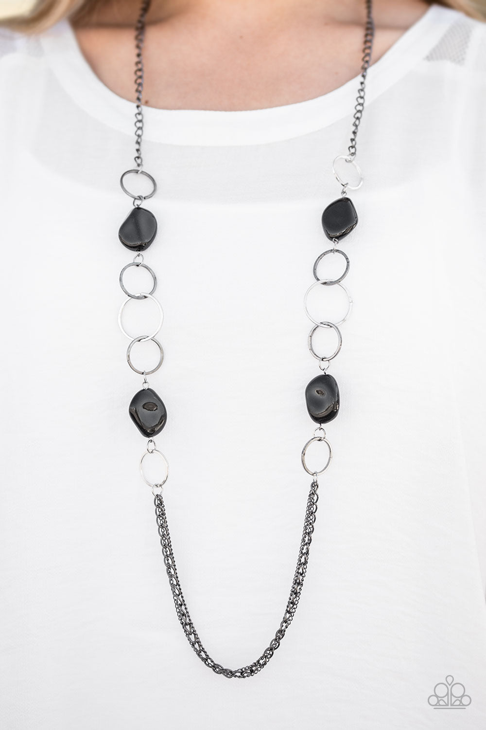 Paparazzi ♥ Rock The House - Black ♥  Necklace