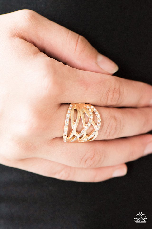 Paparazzi ♥ Wrapped Up In Shimmer - Gold ♥ Ring