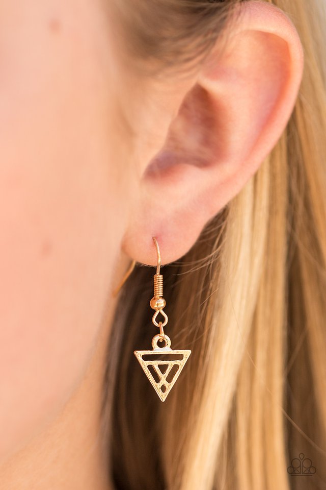 Paparazzi ♥ Point Of Perfection - Gold ♥ Necklace