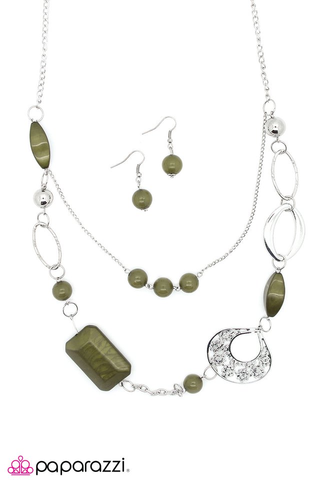 Paparazzi ♥ Ever So Sweet - Green ♥ Necklace