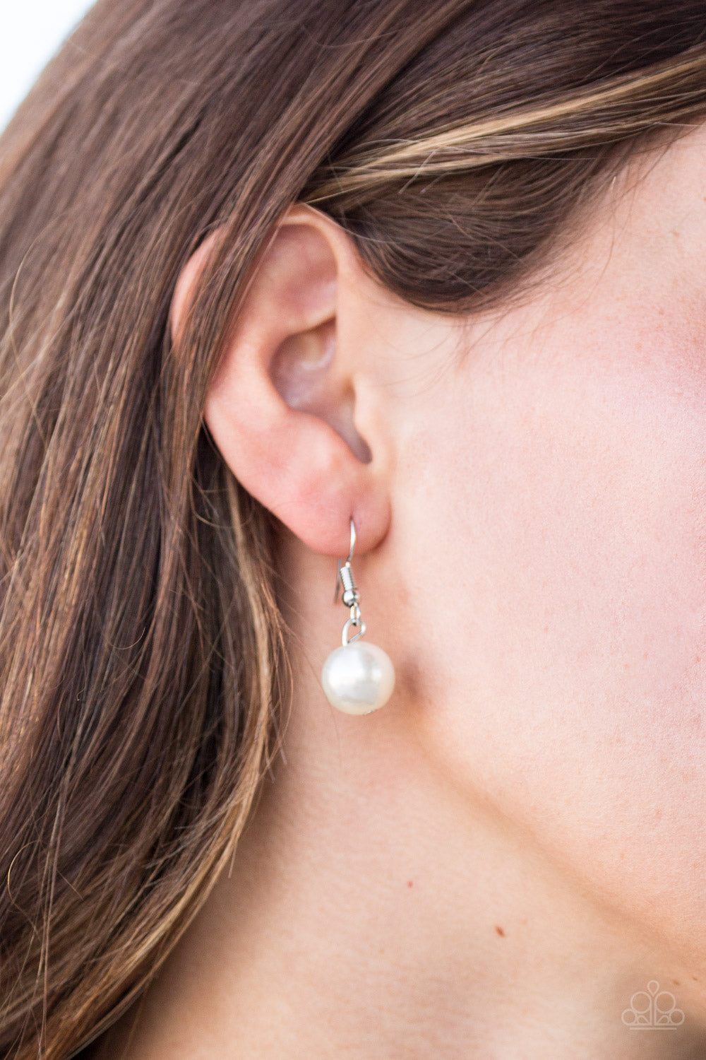 Paparazzi ♥ GLAM Straight! - White ♥  Necklace