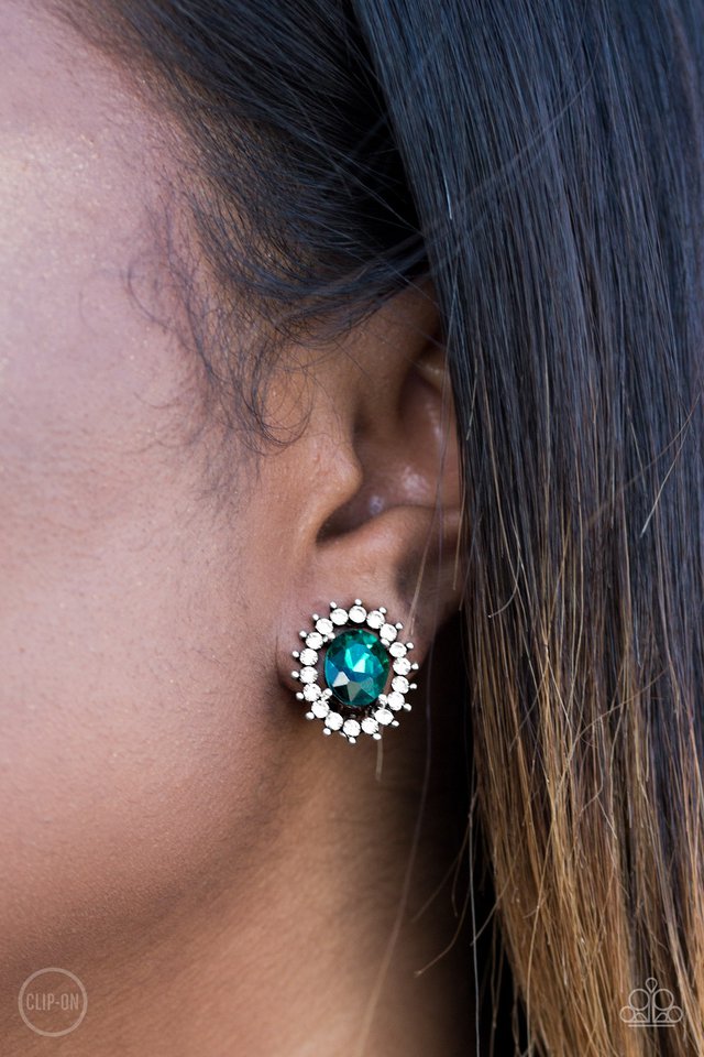 Paparazzi ♥ Glitter Glamour - Green Clip-On ♥ Clip-On