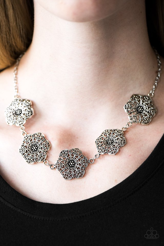 Paparazzi ♥ Floral Fluorescence - Silver ♥ Necklace