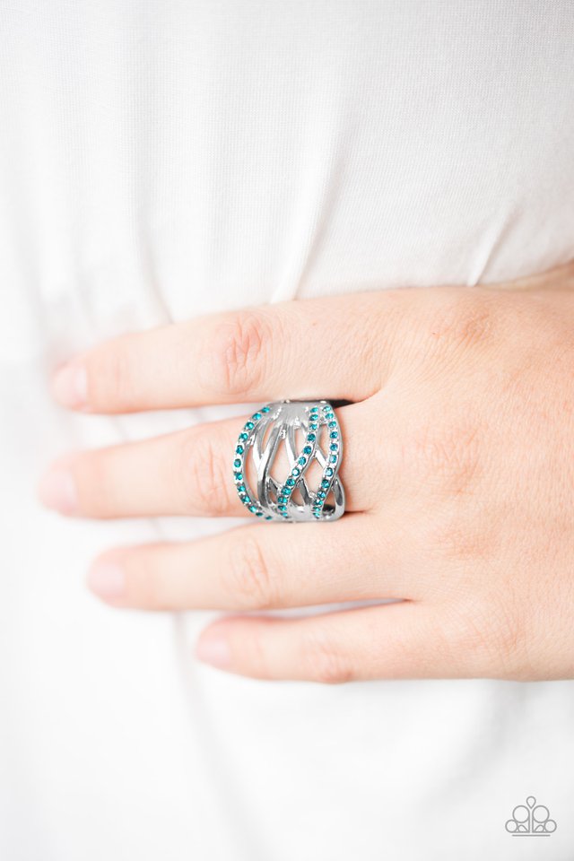 Paparazzi ♥ Wrapped Up In Shimmer - Blue ♥ Ring