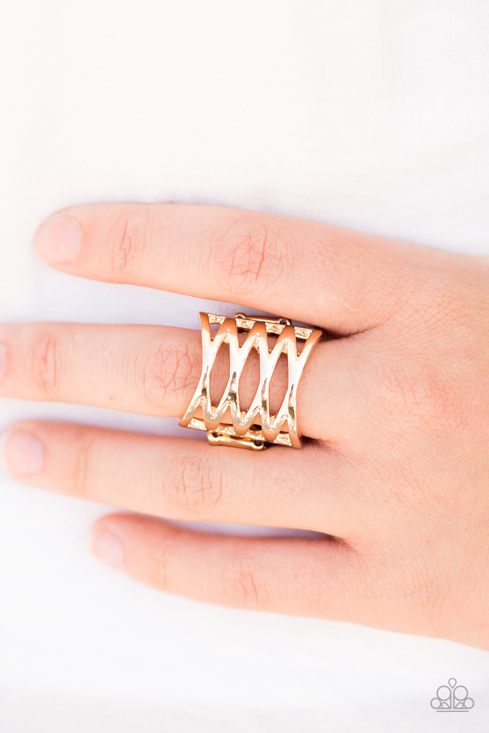Paparazzi ♥ Trapped In Shimmer - Gold ♥  Ring