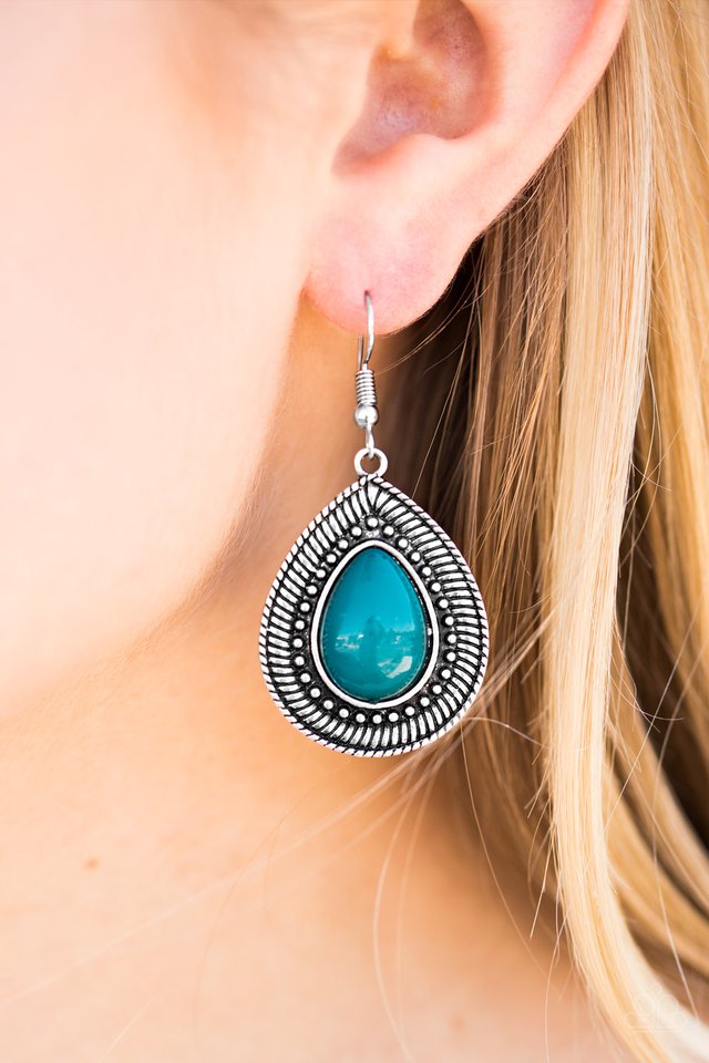 Paparazzi ♥ Lost In The Jungle - Blue ♥ Earrings