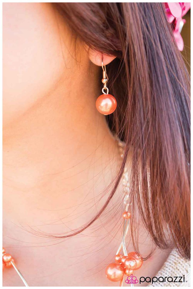 Paparazzi ♥ Instant Classic - Orange ♥ Necklace