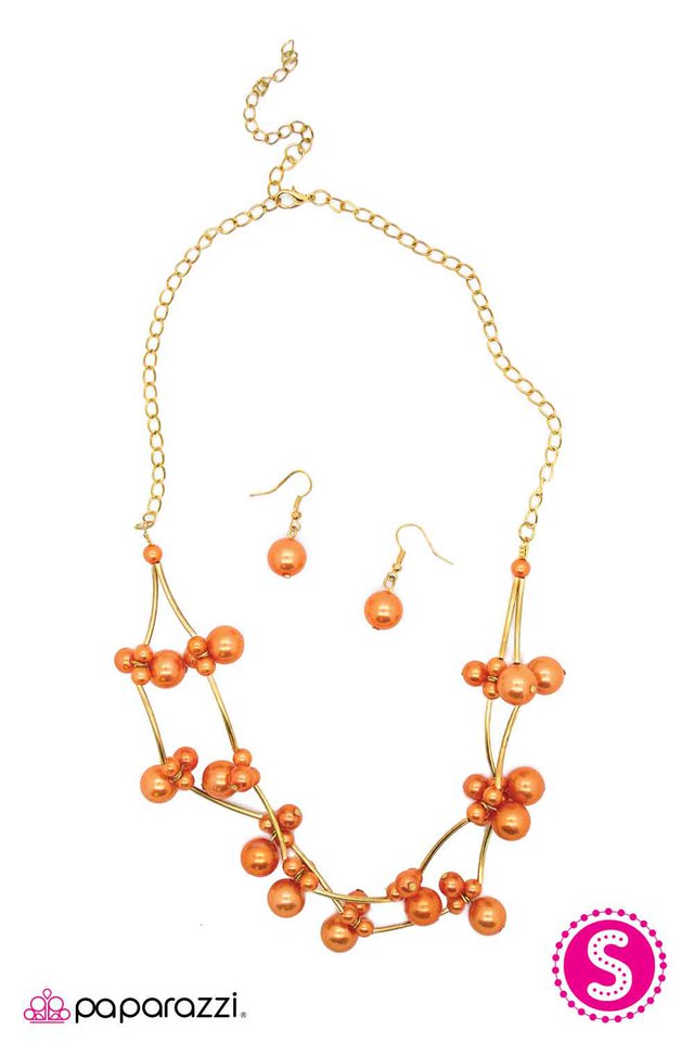 Paparazzi ♥ Instant Classic - Orange ♥ Necklace