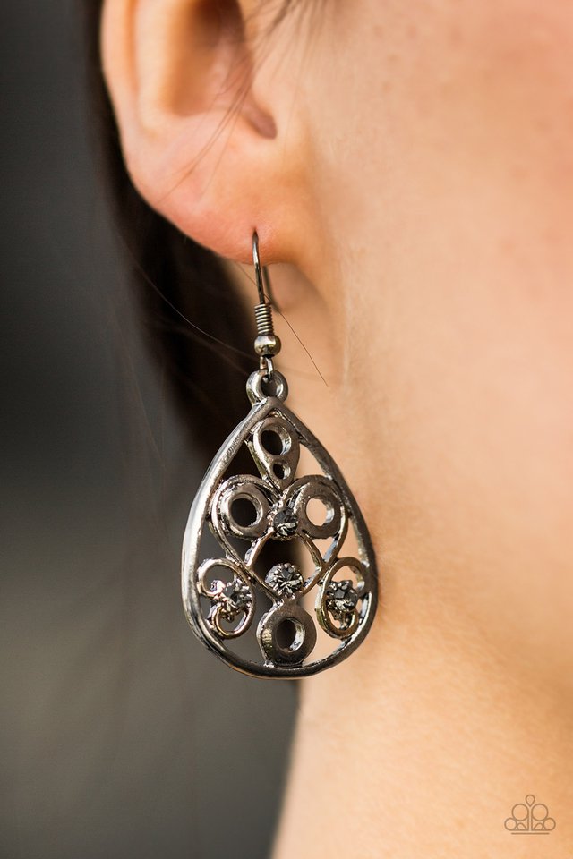 Paparazzi ♥ As MONSOON As Possible - Black ♥ Earrings