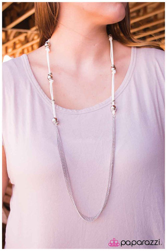 tied-and-true-white-p2se-wtsv-001it