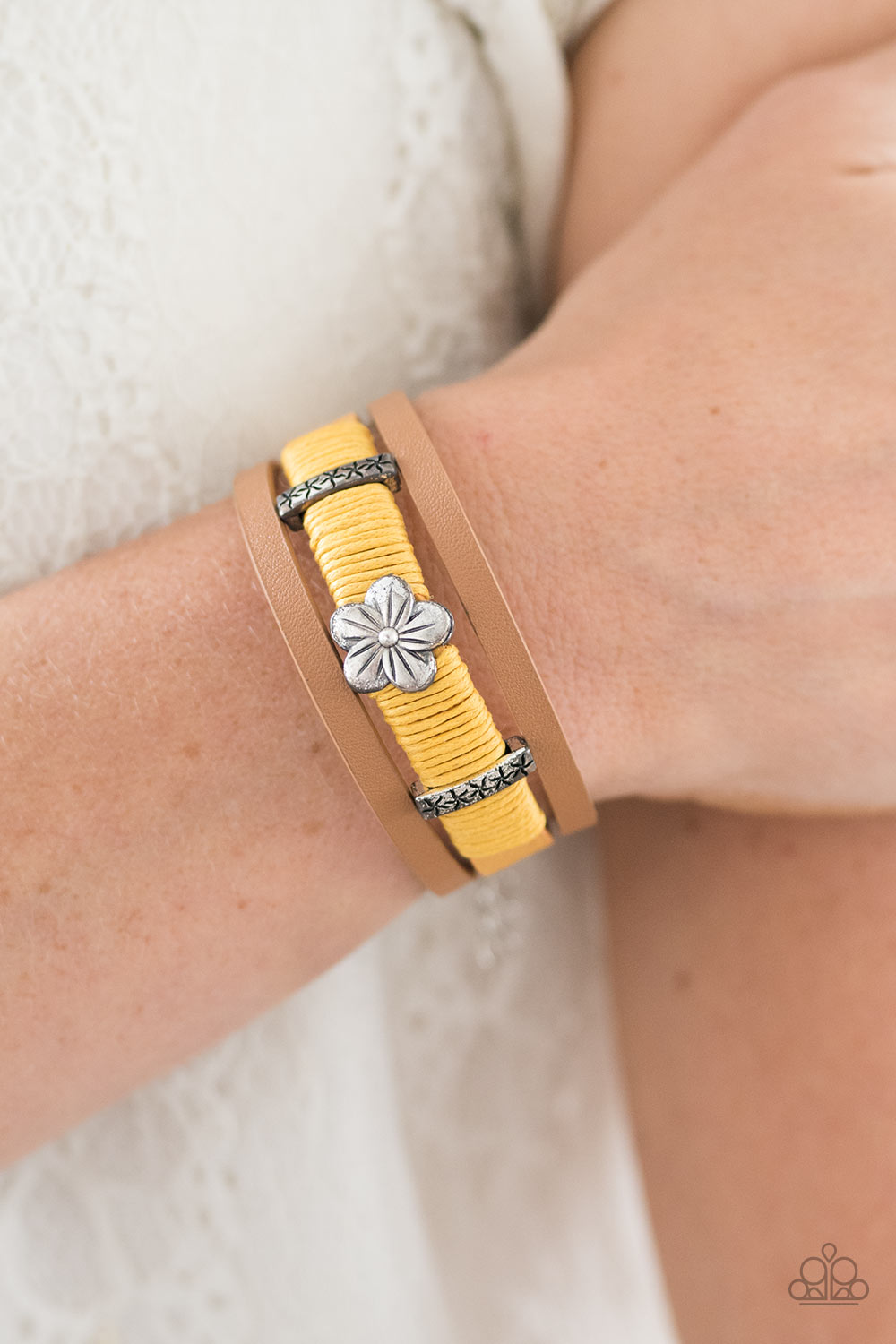 Paparazzi ♥ Hawaiian Haven - Yellow ♥  Bracelet