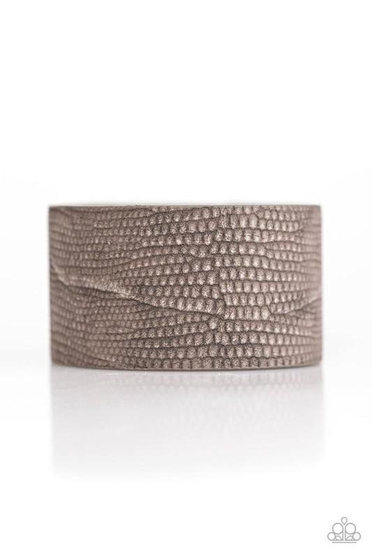 on-your-beast-behavior-brown-p9ur-bnxx-189xx