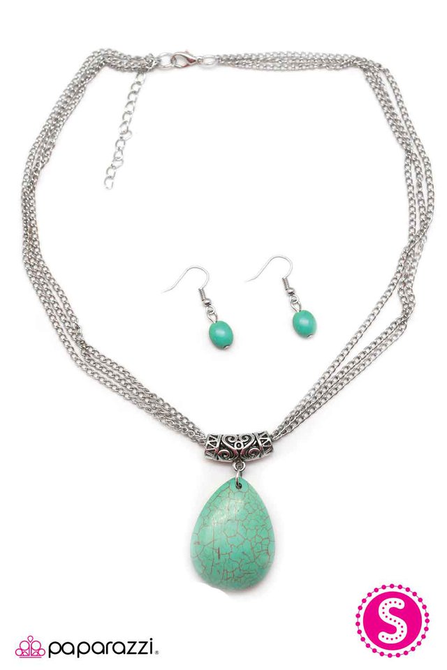 Paparazzi ♥ Weeping Rock - Blue ♥ Necklace