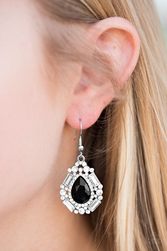 Paparazzi ♥ Movie Star Marvel - Black ♥ Earrings